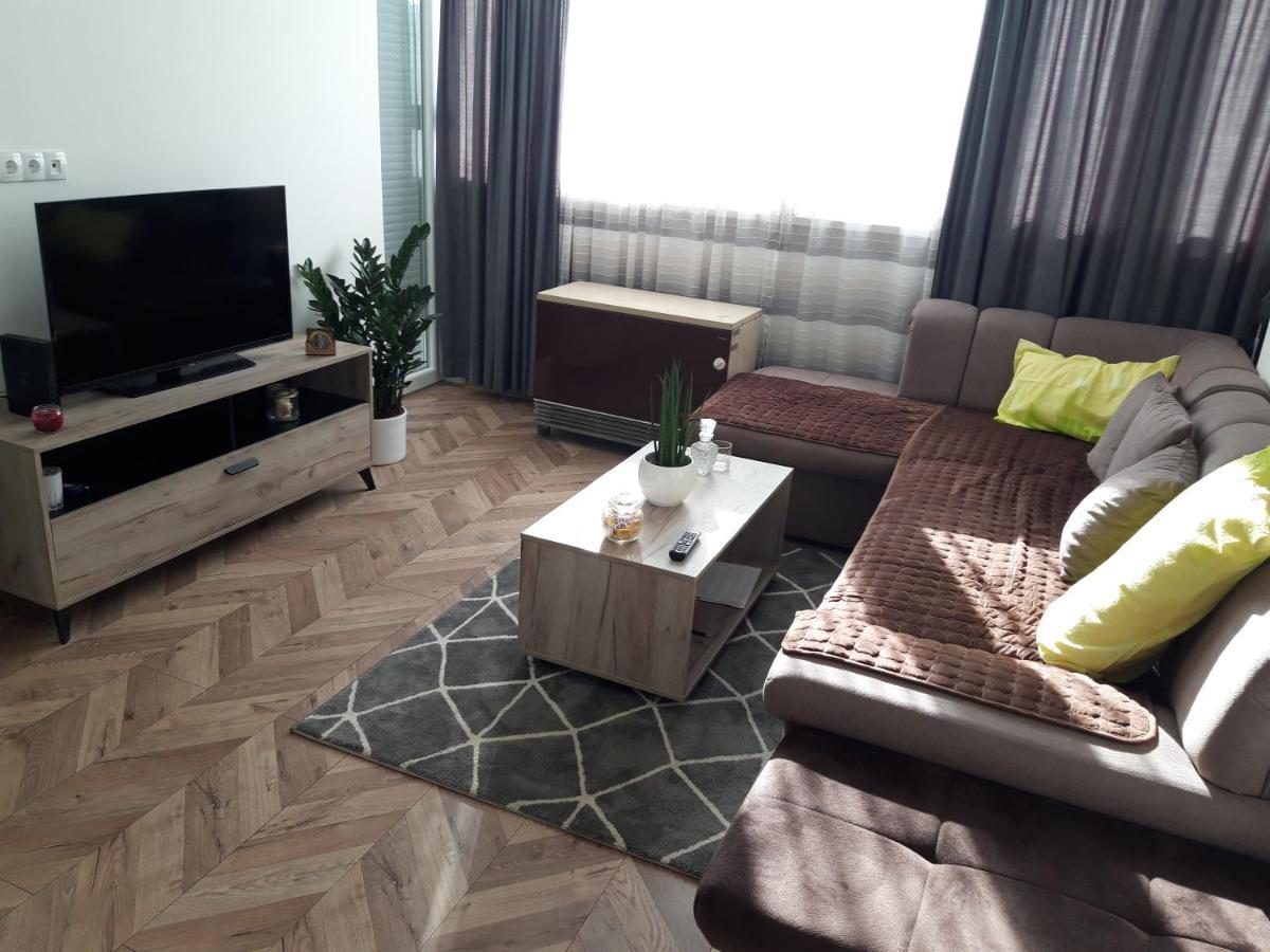 Appartement Stan Na Dan Simikic à Bijeljina Extérieur photo